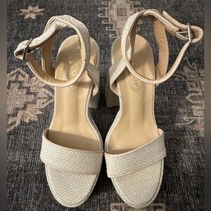 Scoop platform heels